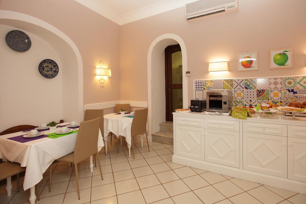 Di Hotel Sorrent